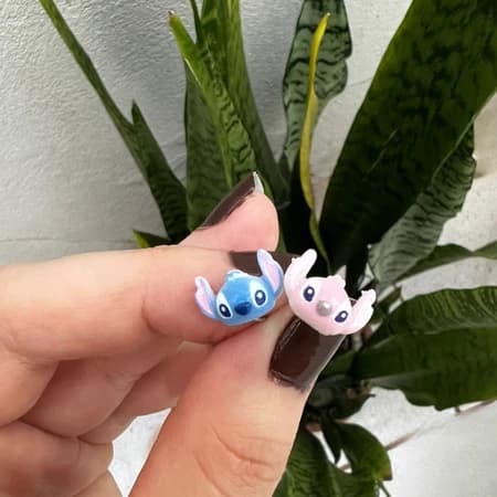 PAR DE BRINCOS - STITCH OU ANGEL